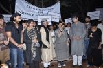 Shabana Azmi, Javed AKhtar at the peace march for the Delhi victim in Mumbai on 29th Dec 2012 (179).JPG